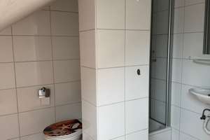 Charmante Dachgeschosswohnung in zentraler Lage von Essen-Bergerhausen! – Rellinghauser Straße 274, 45136 Bergerhausen, Essen – Vorschaubild 8