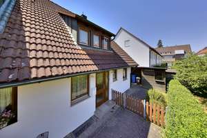 Familienglück mit Gartenidylle & viel Platz in Nürnberg/ Eibach! – Die vollständige Adresse der Immobilie erhältst du vom Anbieter., 90451 Eibach, Nürnberg – Vorschaubild 2