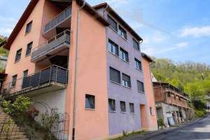 Dreifamilienhaus mit Gewerbeeinheit und zugehörigen Stellplätzen – Die vollständige Adresse der Immobilie erhältst du vom Anbieter., 72172 Sulz am Neckar – Vorschaubild 1