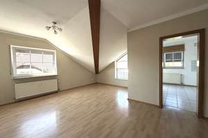 Sonnige Dachgeschosswohnung mit Loggia in Aßlar