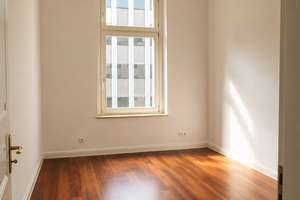 Stilvoller 115 m²-Altbau mit Stuck, Flügeltür & großem Balkon | Friedrichstadt | provisionsfrei – Talstr 55, 40217 Friedrichstadt, Düsseldorf – Vorschaubild 6