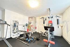 Großzügiges Ein- bis Zweifamilienhaus mit Garage und Garten! – Die vollständige Adresse der Immobilie erhältst du vom Anbieter., 95500 Heinersreuth – Vorschaubild 18