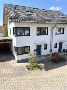 Freundliche Doppelhaushälfte mit luxuriöser Innenausstattung im Raum Erding
