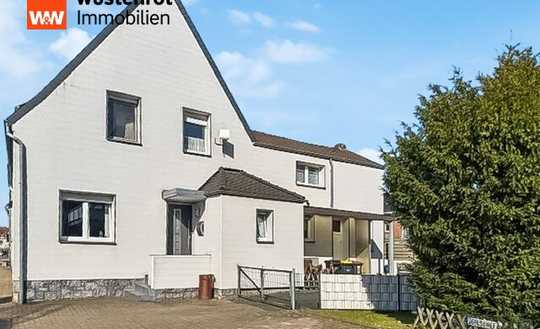 energetisch aufgewertetes Doppelhaus in zentraler Lage