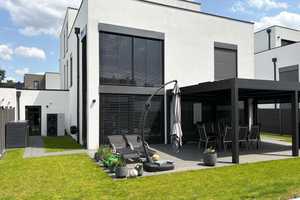 elegante Stadtvilla (Baujahr 2021) mit großer Garage u. Einliegerwohnung inkl. hochwertiger Küchen – Herford (Kreis) – Vorschaubild 1