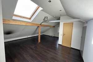 Ihr neues Zuhause: Familienfreundliche DHH mit Kaminofen, 522 m² Grdst. und sonnigem Balkon! – Altenkirchen (Westerwald) (Kreis) – Vorschaubild 13