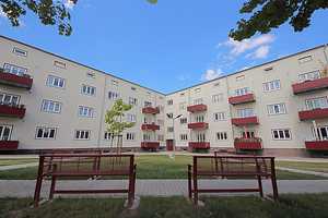 Barrierefreie Wohnung mit Aufzug und Balkon im Herzen der Landeshauptstadt nahe Universitätsklinikum – Emanuel-Larisch-Weg 21, 39112 Magdeburg – Vorschaubild 1