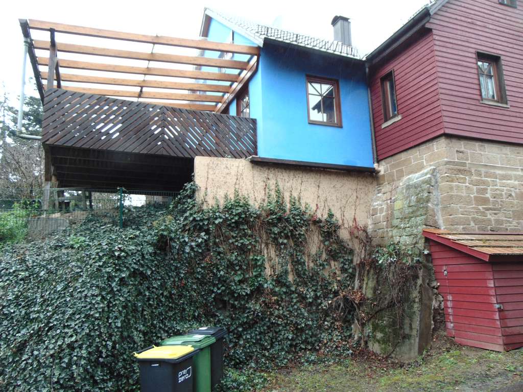 Immobilie in Maulbronn - gepflegtes  Haus mit viel Holz in ruhiger Lage - Bild 1