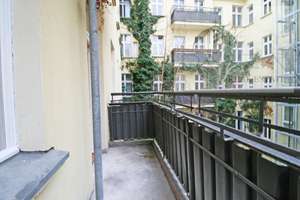 Bezugsfrei und mit Sonnenbalkon - Modernisierte Altbauwohnung – Die vollständige Adresse der Immobilie erhältst du vom Anbieter., 10409 Prenzlauer Berg, Berlin – Vorschaubild 3