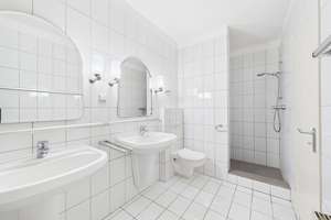 Optimale Grundrissstruktur im renovierungsbedürftigen 4-Zimmer-Wohntraum im beliebten D-Düsseltal – Die vollständige Adresse der Immobilie erhältst du vom Anbieter., 40237 Düsseltal, Düsseldorf – Vorschaubild 30
