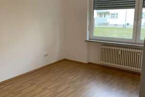 Schöne 3-Zimmer EG-Wohnung mit Loggia – Max-Schott-Straße 27, 85075 Nordwest, Ingolstadt – Vorschaubild 3