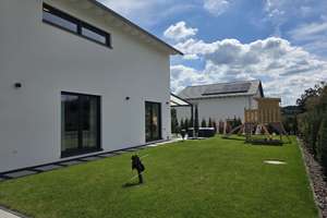 Modernes A+ Einfamilienhaus mit Wärmepumpe und PV-Anlage im Landkreis Augsburg – Wirtsgasse 9, 86450 Altenmünster – Vorschaubild 9