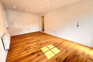Provisionsfrei - Renovierte 3 Zimmer Wohnung mit Terrasse und Stellplatz in Heßdorf – Erlanger Straße 11, 91093 Heßdorf – Vorschaubild 4