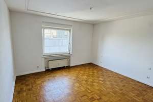 Helle 2,5 Zimmer Wohnung mit Aufzug, Parkett und Balkon in Krefeld-Stadtmitte – Rheinstraße 2, 47799 Cracau, Krefeld – Vorschaubild 10