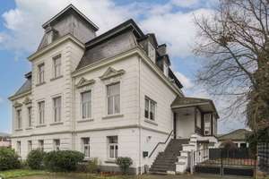 Modernisierte Villa in Innenstadtnähe von Holzminden! Wohnen und Arbeiten auf über 500 m² – Die vollständige Adresse der Immobilie erhältst du vom Anbieter., 37603 Holzminden – Vorschaubild 1