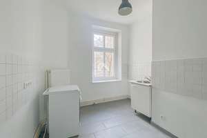 INTERESSANTE UND KLASSISCH SCHÖNE ALTBAUWOHNUNG! RUHIG LAGE IM GARTENHAUS! PROVISIONSFREI! – Greifswalder Straße 150, 10409 Prenzlauer Berg, Berlin – Vorschaubild 8