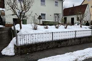 Freistehendes Einfamilienhaus mit großem Grundstück und Fernblick – Die vollständige Adresse der Immobilie erhältst du vom Anbieter., 92245 Kümmersbruck – Vorschaubild 1