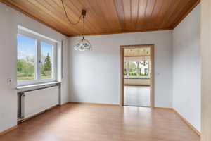 Einfamilienhaus auf großem Eckgrundstück mit Wintergarten und Garage – Neuburg-Schrobenhausen (Kreis) – Vorschaubild 8