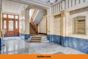 Rohdiamant im begehrten Wilmersdorf: Großzügige 4-Zimmer-Altbauwohnung mit Loggia und Aufzug