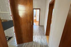 Geräumiges Mehrfamilienhaus mit Anbau und Gewerbehalle – ideal für vielfältige Nutzungsmöglichkeiten – Die vollständige Adresse der Immobilie erhältst du vom Anbieter., 8236 Ellefeld – Vorschaubild 2