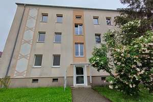 Neu sanierte Wohnung zum kleinen Preis - 2. OG rechts – Wernsdorfer Straße 5, 6217 Merseburg – Vorschaubild 1