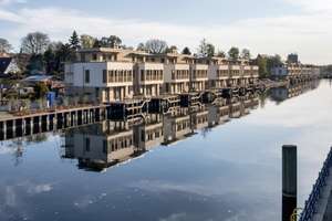 Großzügiges Haus auf der Humboldtinsel mit Terrasse und Anleger direkt am Wasser