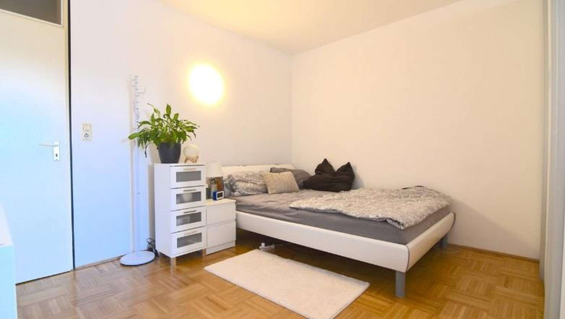 Immobilie in Regensburg - Attraktive 1-Zimmer-Eigentumswohnung 48 m² mit Südbalkon & EBK - Regensburg Westenviertel - Bild 3