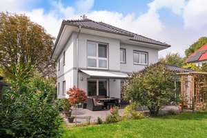 Ruhiges Familienparadies: Energieeffiziente Stadtvilla mit Garten und Carport – Die vollständige Adresse der Immobilie erhältst du vom Anbieter., 13129 Blankenburg, Berlin – Vorschaubild 3
