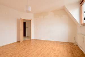 Altbaujuwel mit Balkon 4 Zimmer im Herzen von Bad Cannstatt – Die vollständige Adresse der Immobilie erhältst du vom Anbieter., 70376 Oberer Schlossgarten, Stuttgart – Vorschaubild 7