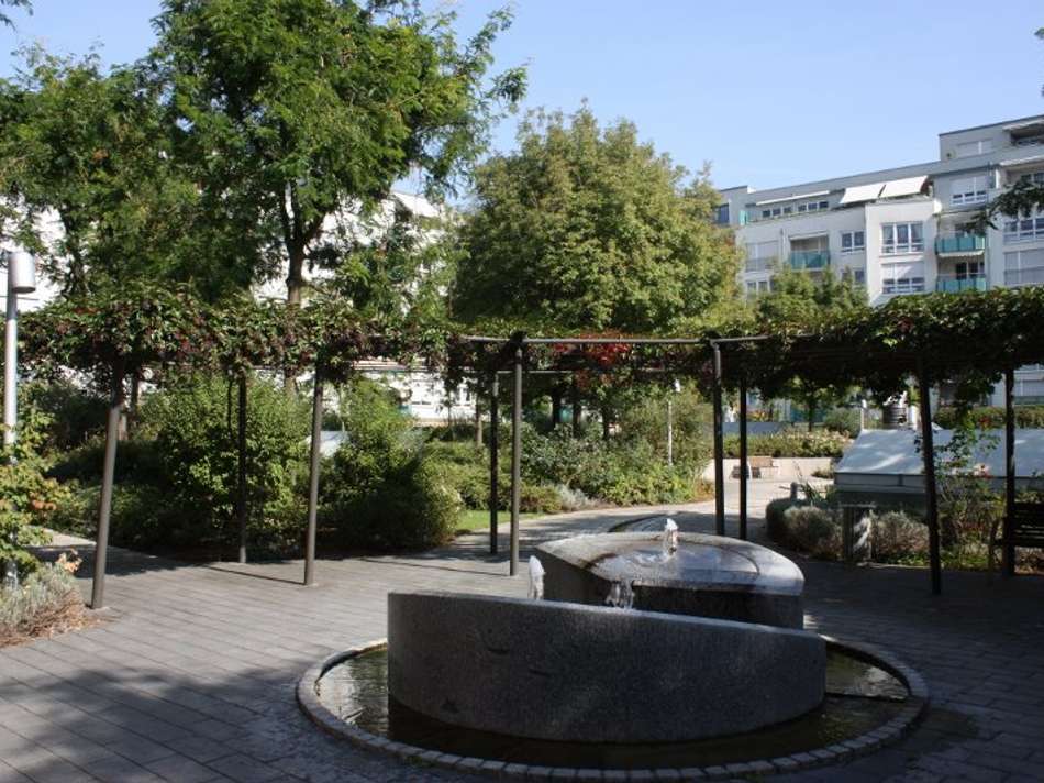 Blick in den Park vom Foyer au