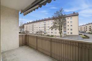 Erbbaurecht: Vermietete 3-Zimmer-Wohnung mit Balkon in Augsburg-Göggingen – Die vollständige Adresse der Immobilie erhältst du vom Anbieter., 86199 Göggingen-Nordost, Augsburg – Vorschaubild 2