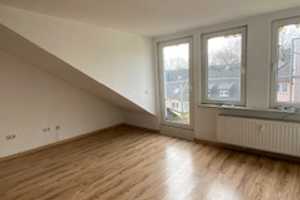 Helle & renovierte Dachgeschosswohnung mit Balkon – Spichernstraße 27, 47137 Duisburg – Vorschaubild 2
