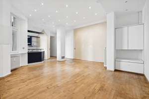 Rarität in Mannheim-Oststadt
Belle Etage in bester Lage am Wasserturm – Die vollständige Adresse der Immobilie erhältst du vom Anbieter., 68165 Schwetzingerstadt/Oststadt, Mannheim – Vorschaubild 3