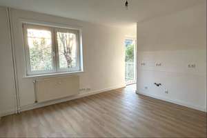 Renoviert & zentral gelegen: 2-Zimmer-Wohnung mit Balkon in Bahnhofsnähe – Die vollständige Adresse der Immobilie erhältst du vom Anbieter., 23556 Sankt Lorenz Nord, Lübeck – Vorschaubild 3