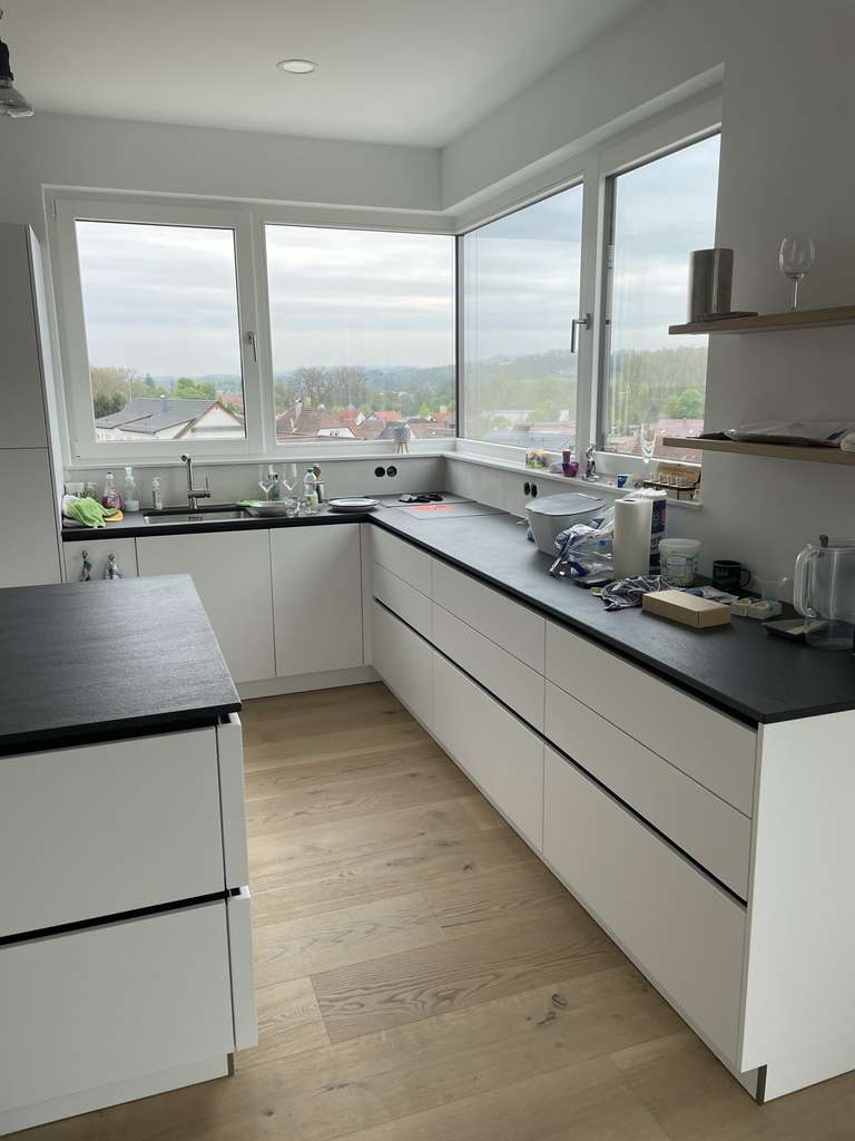 Immobilie in Neckartailfingen - Exklusives Neubau-Einfamilienhaus mit Aufzug und Weitblick in Neckartailfingen zu verkaufen - Bild 2