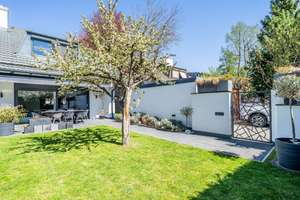 Exklusive Doppelhaushälfte mit sonnigem Südwest-Garten in Forstenried – Die vollständige Adresse der Immobilie erhältst du vom Anbieter., 81476 Forstenried, München – Vorschaubild 2