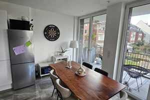 Stilvolle 3-Zimmer-Wohnung mit luxuriöser Innenausstattung mit Balkon und EBK in Düsseldorf – Düsseldorf – Vorschaubild 15