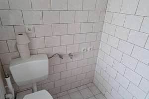 Einladung in dein/euer neues Zuhause (2 Zi, 6. Stock, Aufzug, Balkon, Stellplatz, EBK) – Bergstraße 59, 97076 Lengfeld, Würzburg – Vorschaubild 5