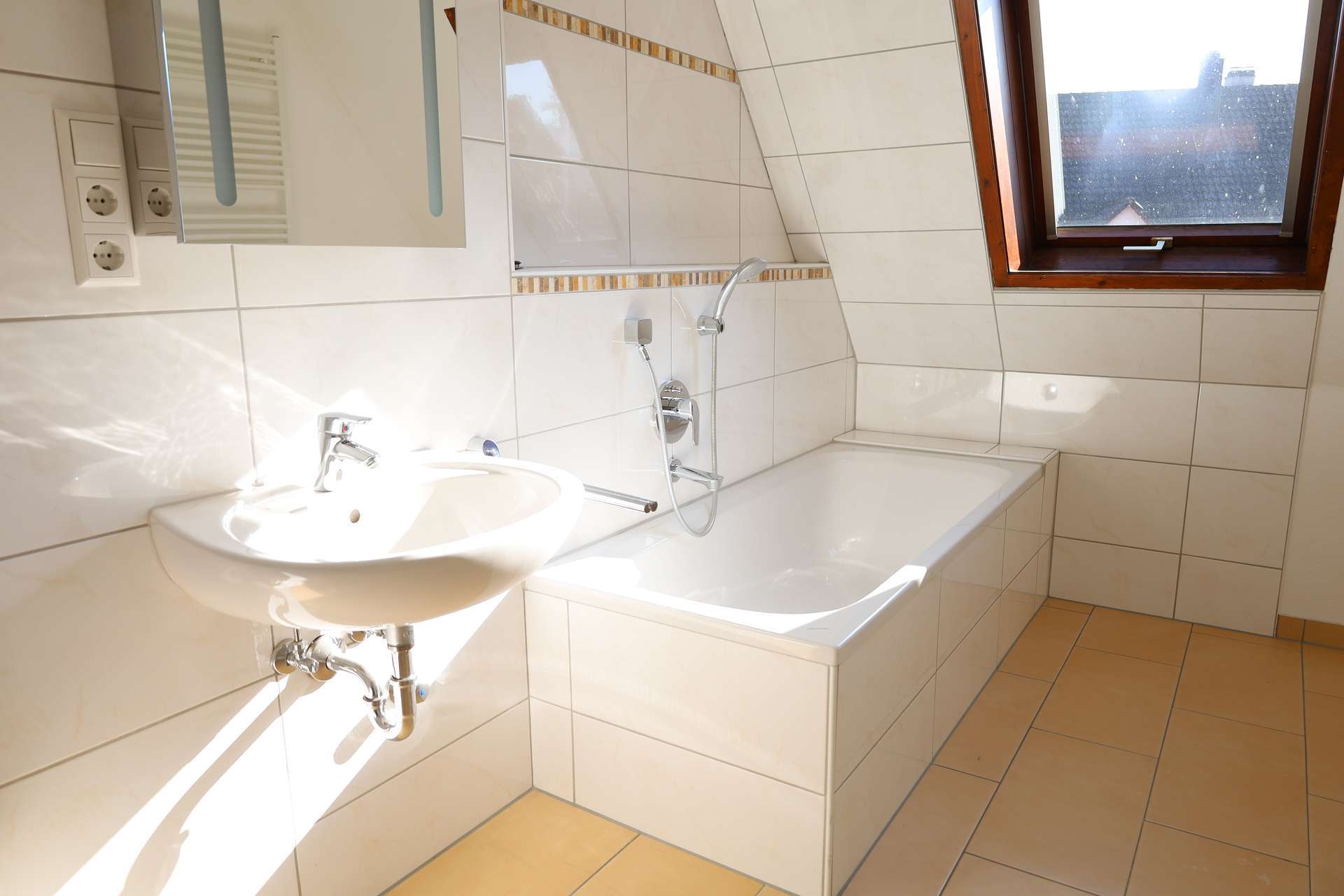 Immobilie in Rosenfeld - ZWEI ETAGEN ZUM WOHLFÜHLEN: 5-Zimmer in Rosenfeld - Bild 5