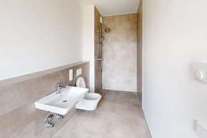 Große 3-Zimmer-Neubauwohnung mit Terrasse und Balkon – Die vollständige Adresse der Immobilie erhältst du vom Anbieter., 81249 Lochhausen, München – Vorschaubild 21