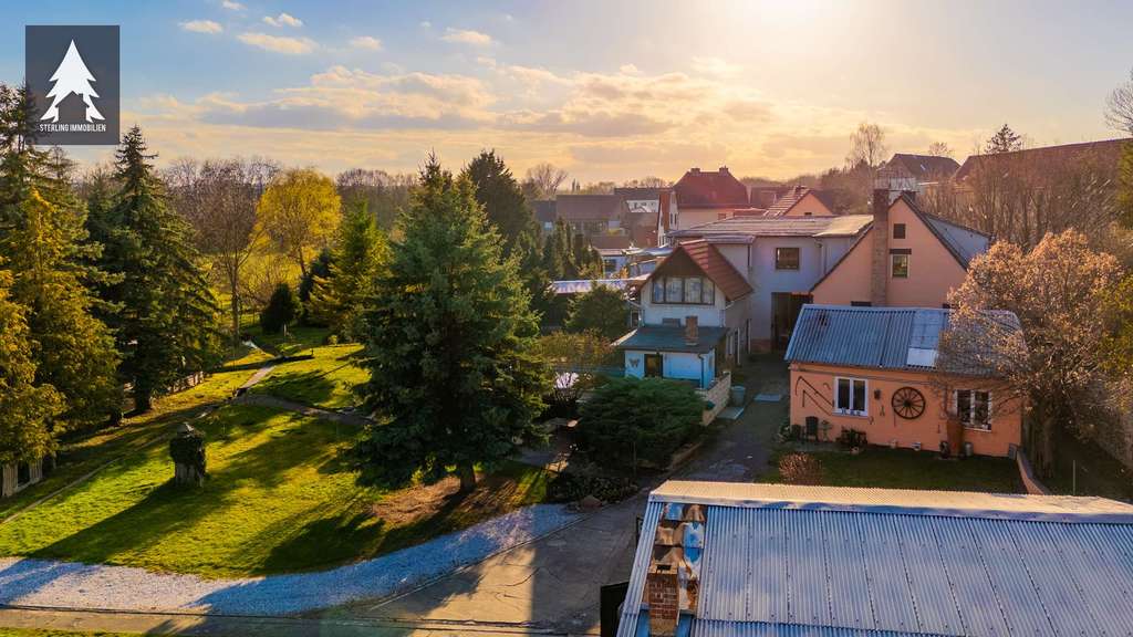 Immobilie in Falkenstein/Harz - Wo fangen wir nur an? Bach? Pool? Mehrere Werkstätte und Garagen? Wohnen auf 2 Ebenen? Harzig? - Bild 3