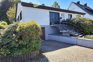 Traumhafter Bungalow in toller Hanglage von Ubbedissen – Die vollständige Adresse der Immobilie erhältst du vom Anbieter., 33699 Stieghorst, Bielefeld – Vorschaubild 2