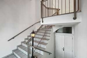 Wo Licht den Raum erfüllt – mit Blick über Dresden, bezugsfreie Dachgeschosswohnung – Die vollständige Adresse der Immobilie erhältst du vom Anbieter., 1159 Löbtau-Süd, Dresden – Vorschaubild 2