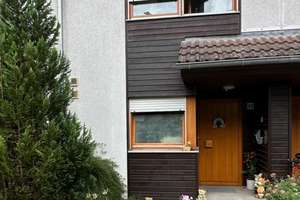 Gepflegtes Reihenmittelhaus mit Garten und Garage in Schwaig – ab 01.10.2026