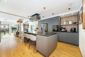 Architektur, Wellness und Energieeffizienz auf vier Ebenen – Die vollständige Adresse der Immobilie erhältst du vom Anbieter., 81249 Lochhausen, München – Vorschaubild 4