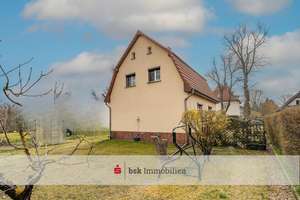 Einfamilienhaus mit großem Garten und Mansarddach im Buntzelkiez – Die vollständige Adresse der Immobilie erhältst du vom Anbieter., 12526 Grünau, Berlin – Vorschaubild 2