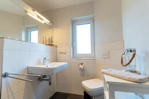Lenz I Hochwertiges Ferienhaus am Plauer See, mit 2 Wohneinheiten. – Die vollständige Adresse der Immobilie erhältst du vom Anbieter., 17213 Fünfseen – Vorschaubild 9