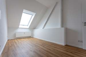***Reserviert*** Frisch Sanierte Dachgeschosswohnung mit Stellplatz in Erfurt-Süd – Wilhelm-Busch-Straße 75, 99099 Daberstedt, Erfurt – Vorschaubild 7