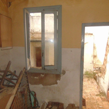 Haus zur Sanierung im Altstadtkern von Carmona. Eine einmalige Gelegenheit, Ihr Traumhaus zu schaffe