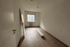 Erstbezug nach hochwertiger Sanierung – moderne 3,5-Zimmer-Wohnung mit Balkon ins Grüne – Sonnleite 10, 44892 Langendreer, Bochum – Vorschaubild 5